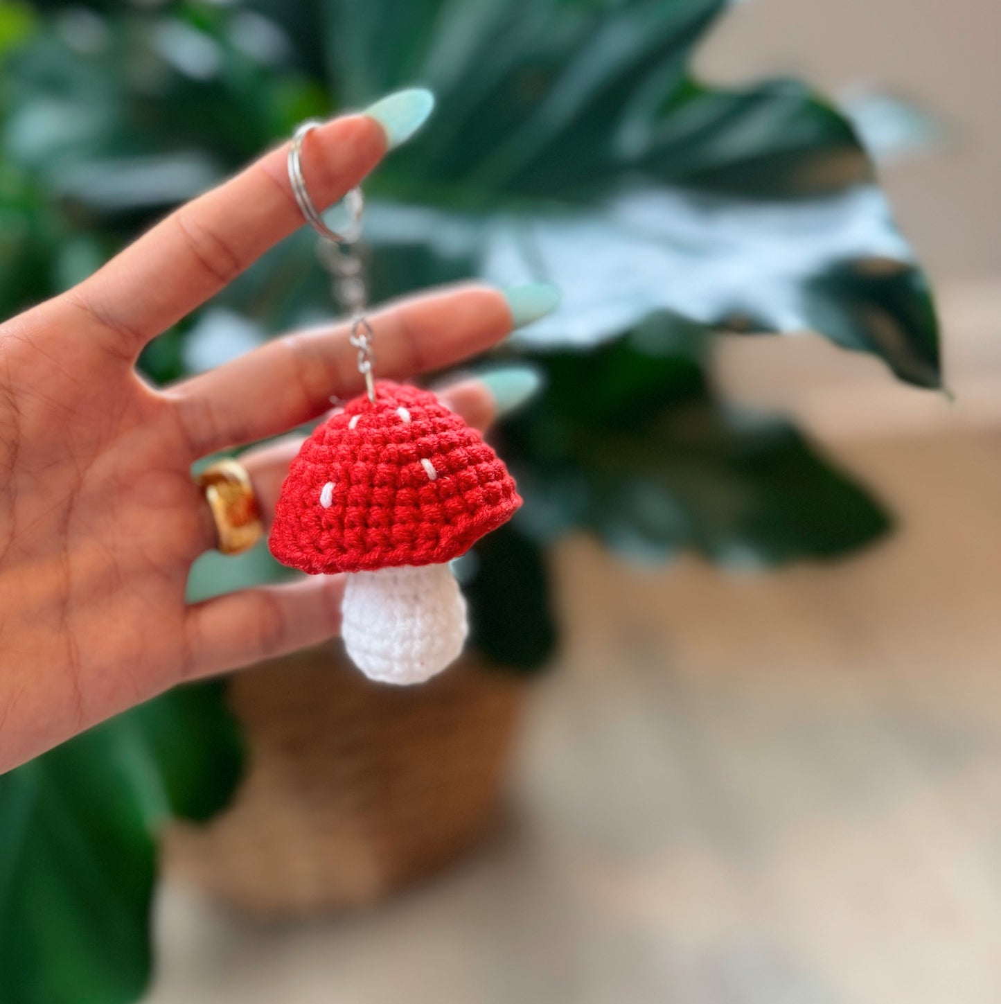 Handmade Crochet Keychain – Cute Amigurumi Keyring, Kawaii Bag Charm, Handmade Gift Idea, Small Yarn Accessory 🧶✨