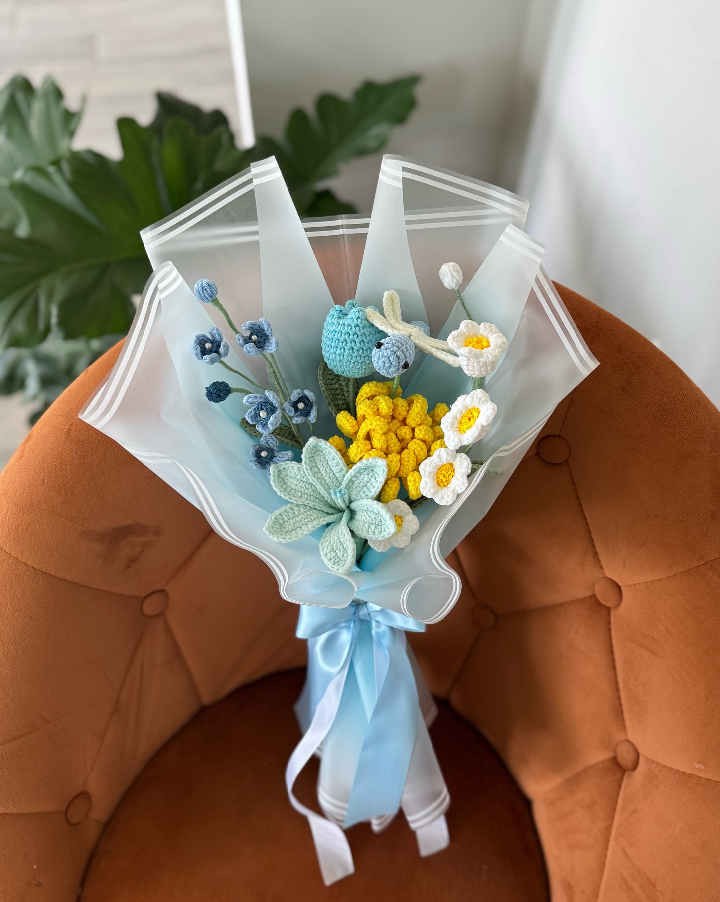 Blue Dream Garden – Day Lily, Oxypetalum & Dragonfly Crochet Bouquet