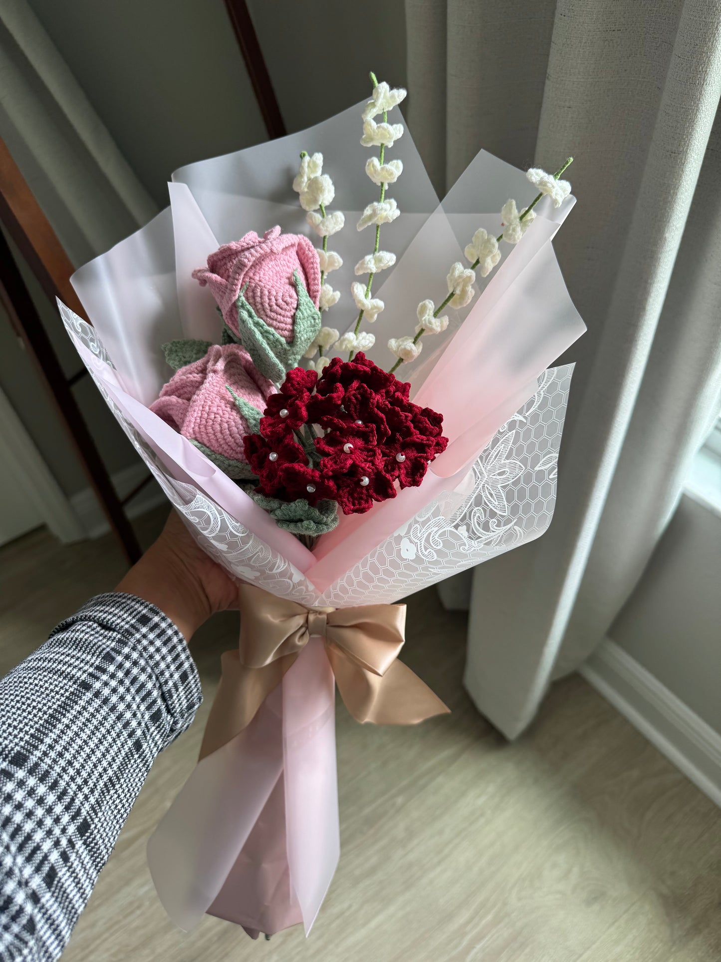Crimson Dust Crochet Bouquet – Dusty Rose Roses, Deep Wine Hydrangea & Airy White Florals