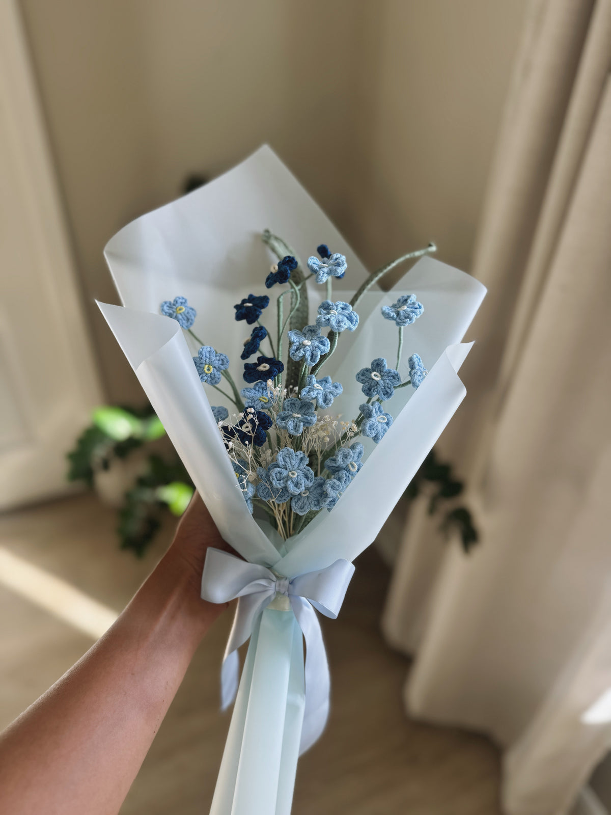 A Thousand Little Memories – Blue Forget-Me-Not & Tulip Leaf Crochet Bouquet 🩵