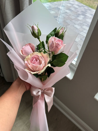 Blush Éternelle – Luxury Crochet Rose Bouquet