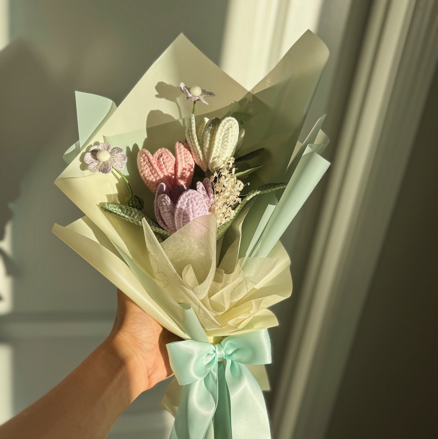 Tulip Petal & Daisy Charm Bouquet