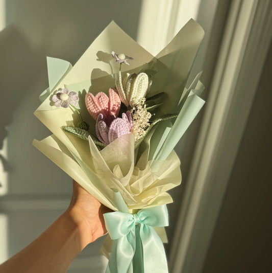 Tulip Petal & Daisy Charm Bouquet