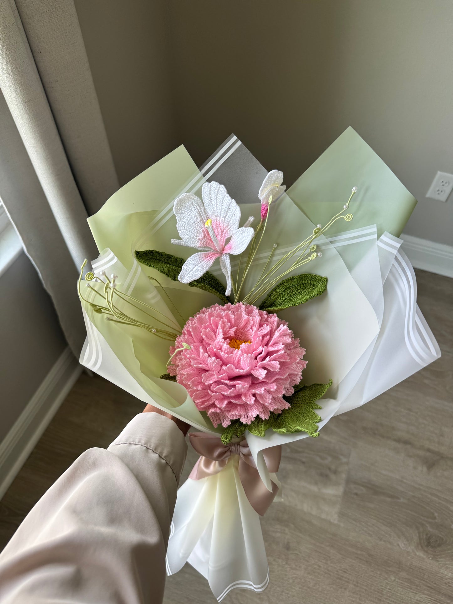 Luxury Fine Yarn Crochet Bouquet – Pink Peony, White Ginger Lily & Airy Green Vine Spray