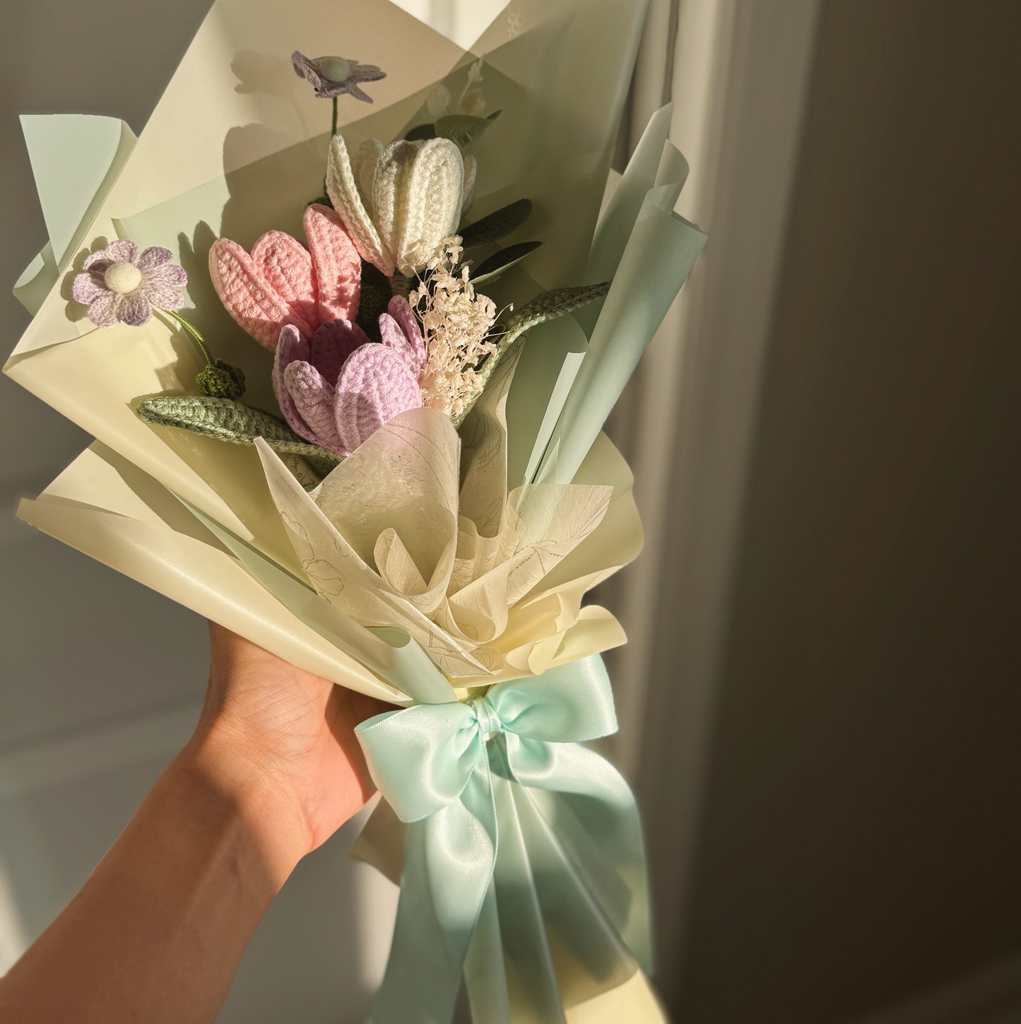 Tulip Petal & Daisy Charm Bouquet