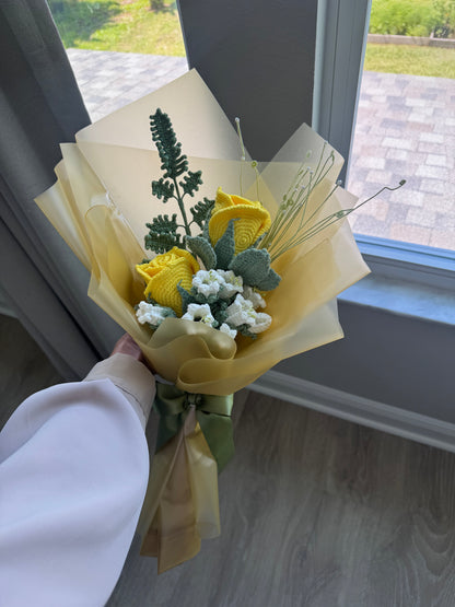 Sunshine Luxe Crochet Bouquet – Yellow Roses, Harebell & Fern in Gold Transparent Wrap