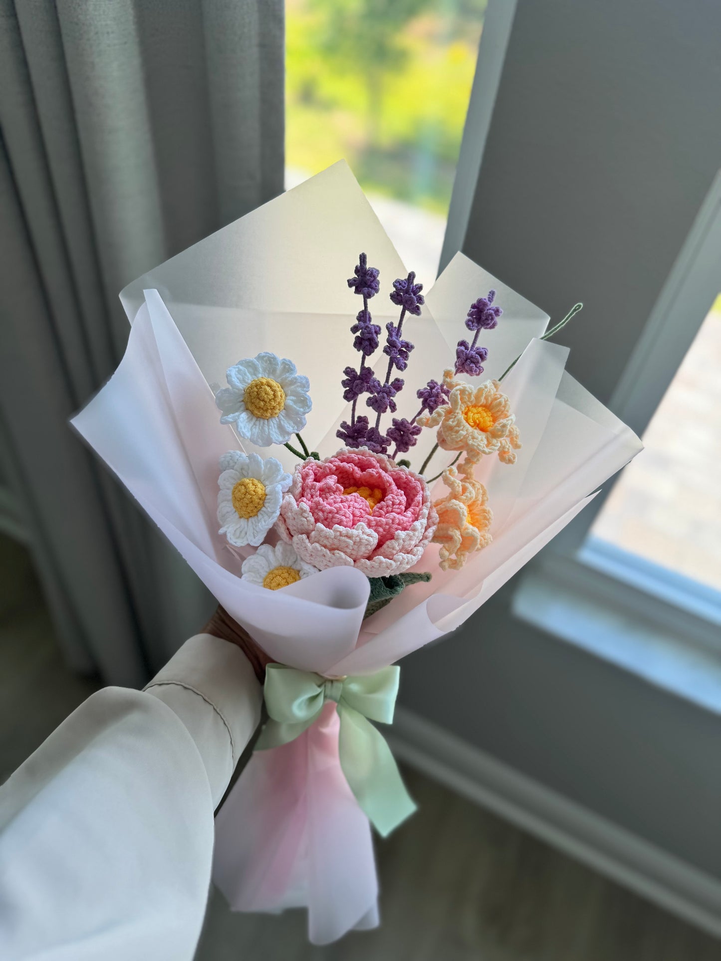 Pastel Garden Crochet Bouquet – Handmade White Daisies, Peony & Lavender Arrangement
