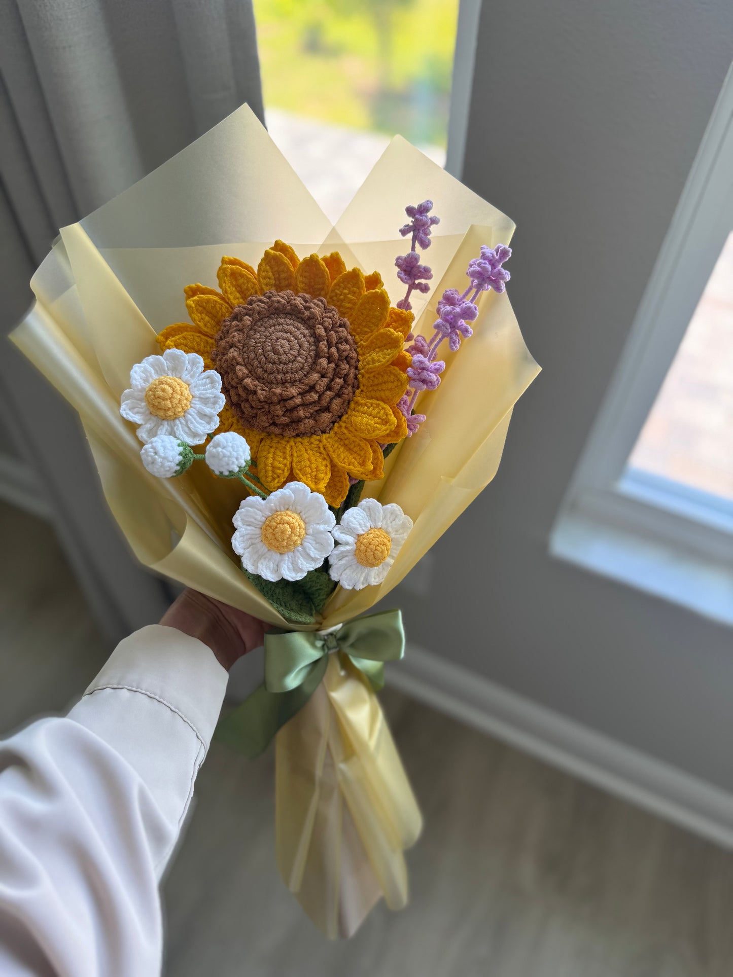 Golden Glow Crochet Bouquet – Sunflower, White Daisies & Lavender with Elegant Gold Wrap