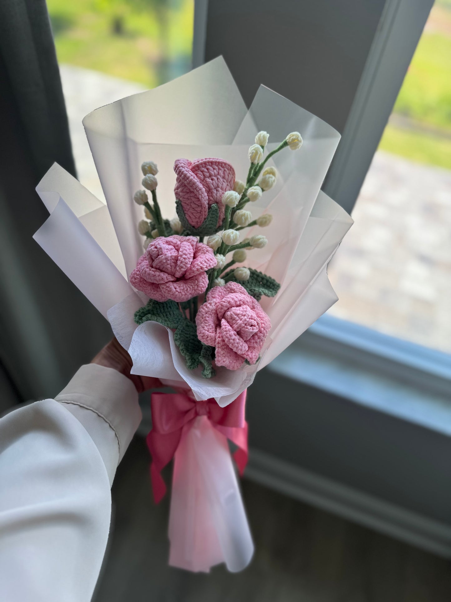 Blushing Pink Crochet Roses & Buds Bouquet | Everlasting Handmade Flower Gif