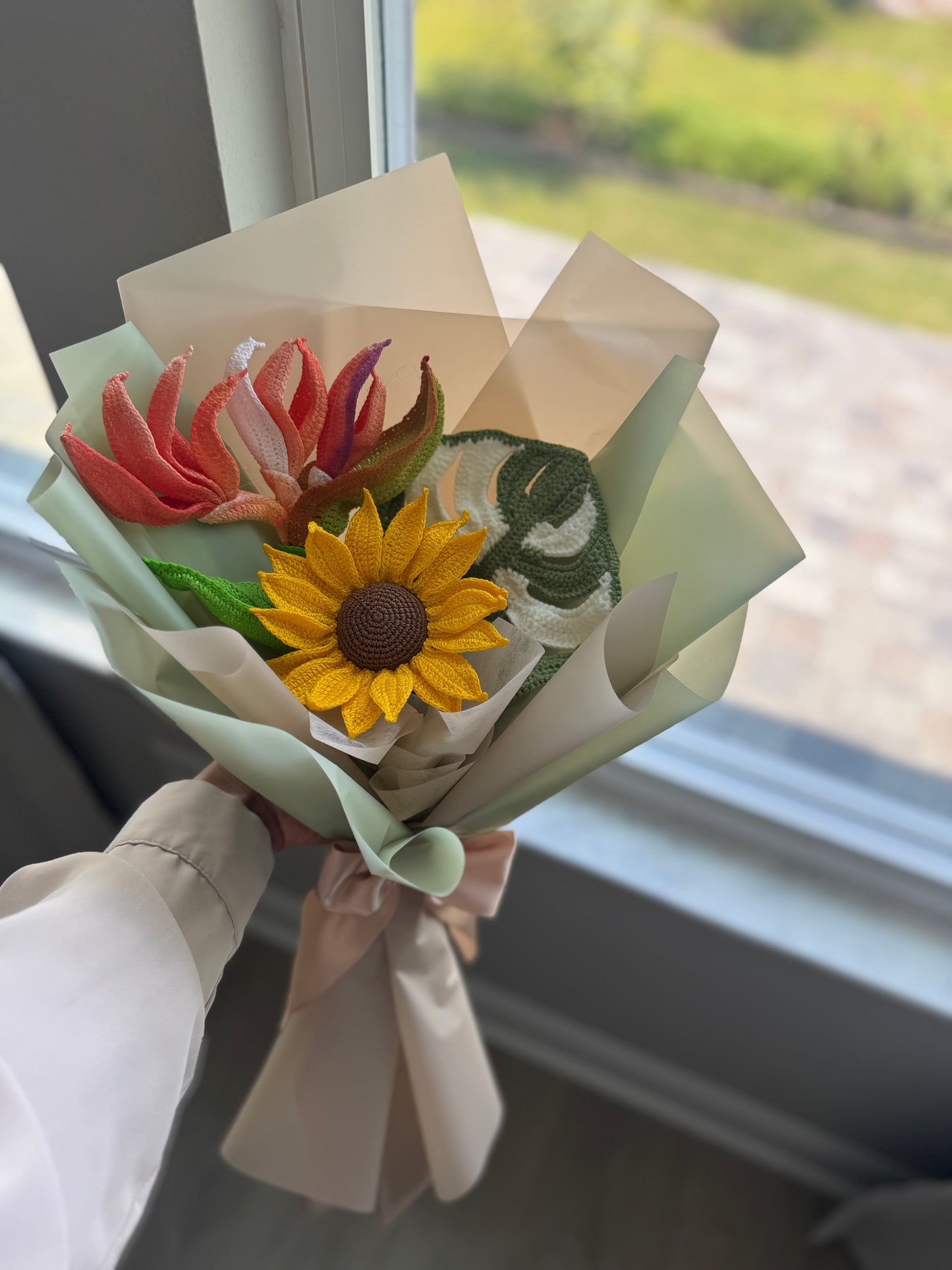 Luxury Crochet Bird of Paradise & Sunflower Bouquet with Monstera Leaf – Handmade Tropical Forever Flower Arrangement