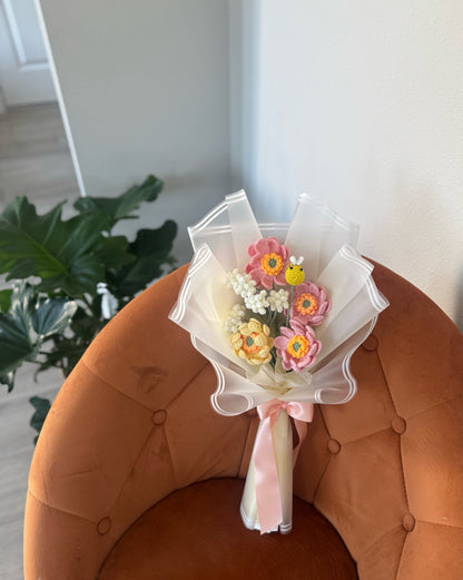 Buzzing Blooms – Gerbera & Achillea Crochet Bouquet with Bee