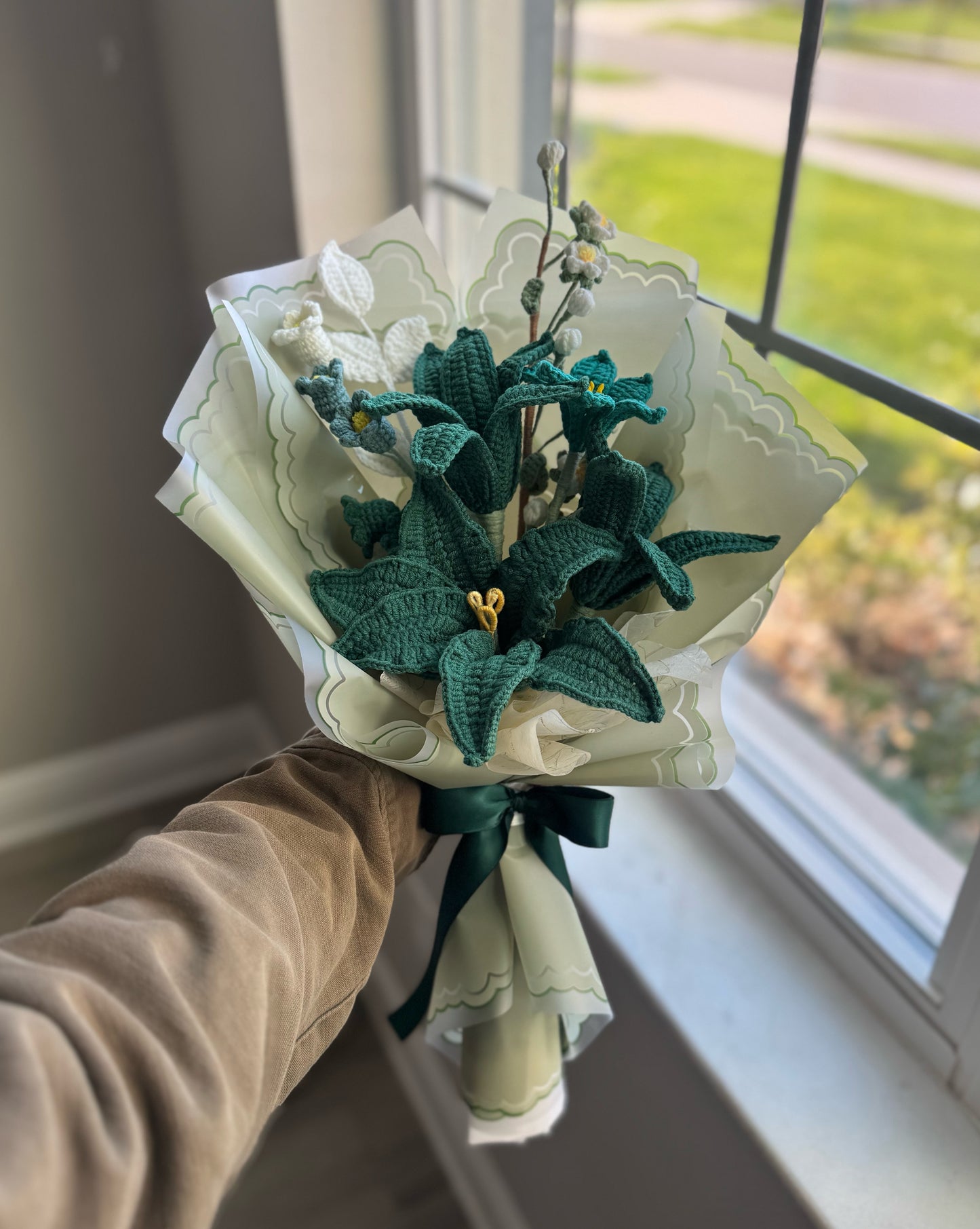 Midnight Emerald Bloom – Dark Teal Stargazer Lilies with Apricot & White Blossoms