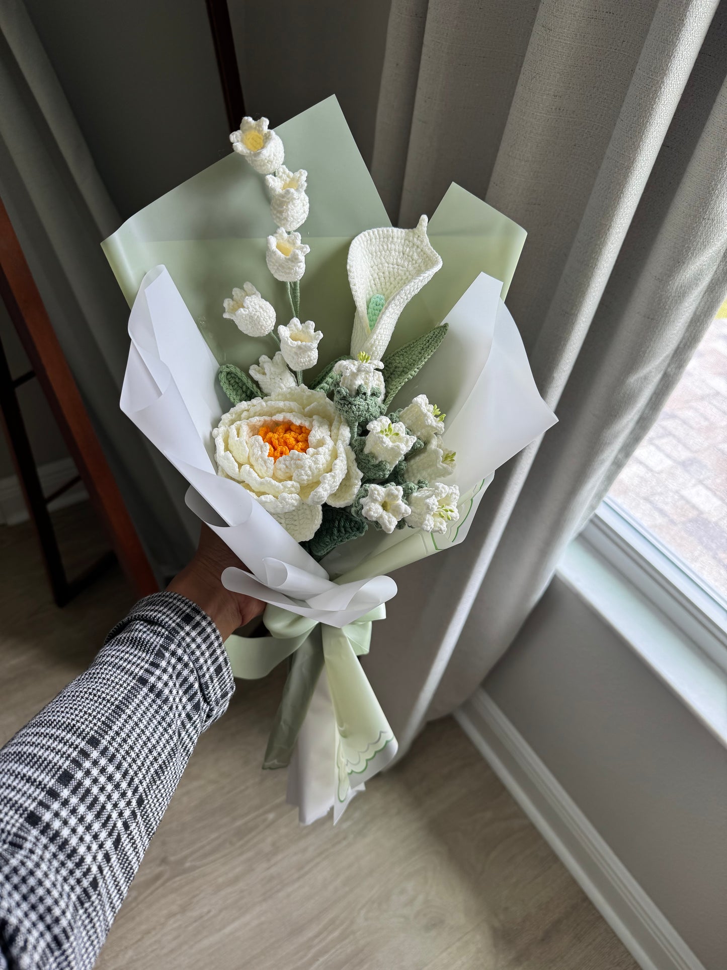 Ivory Whisper Crochet Bouquet – White Peony, Calla Lily & Soft Wild Bell Blooms