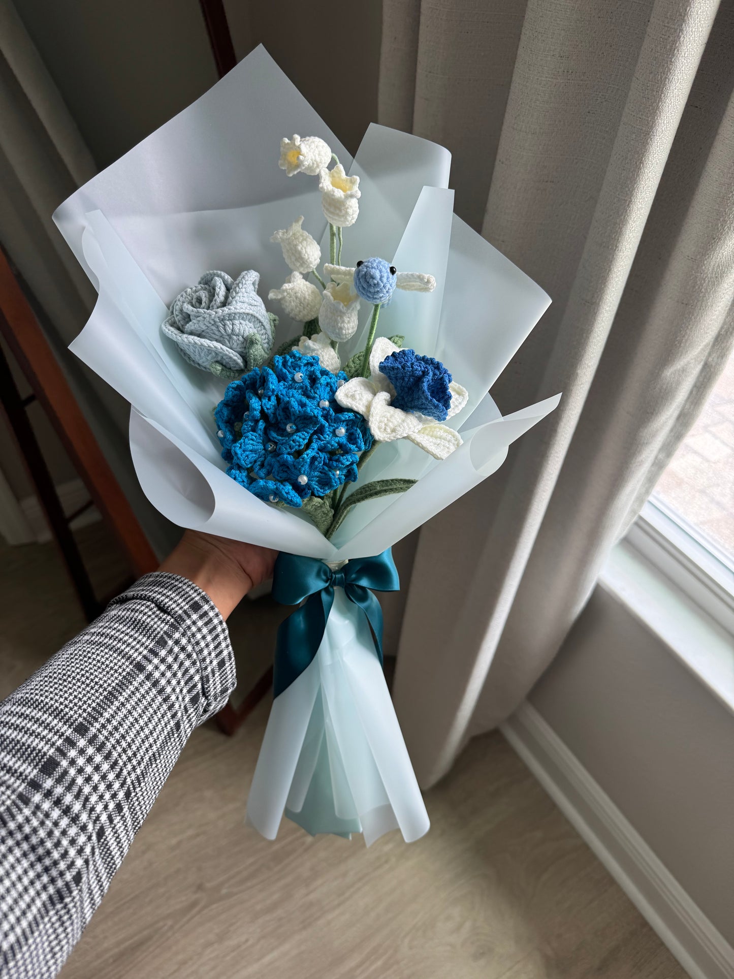 Skyborne Elegance Crochet Bouquet – Blue Hydrangea, White Daffodil & Canterbury Bell