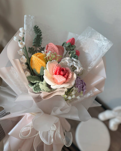 Extra-Large Self-Standing Mixed Roses Bouquet