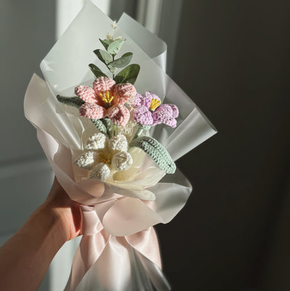 Blushing Daylily Trio Arrangement