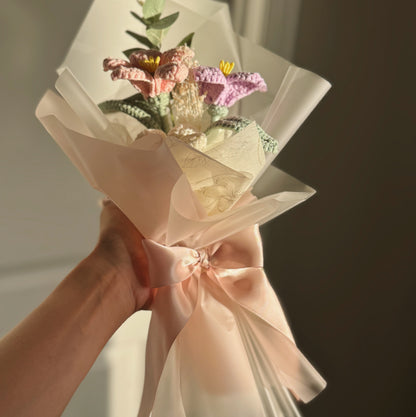 Blushing Daylily Trio Arrangement