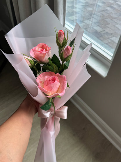 Rosé Amour – Luxury Crochet Rose Bouquet