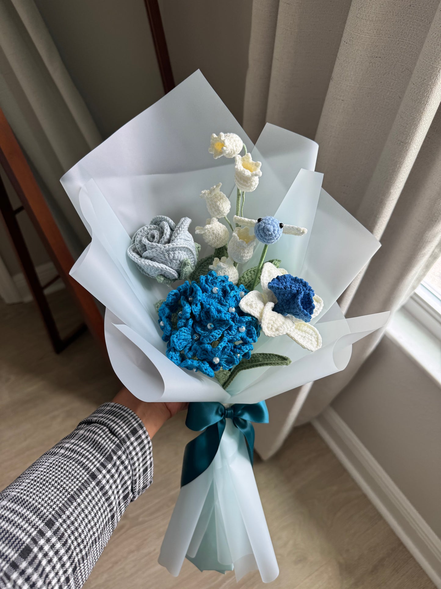Skyborne Elegance Crochet Bouquet – Blue Hydrangea, White Daffodil & Canterbury Bell