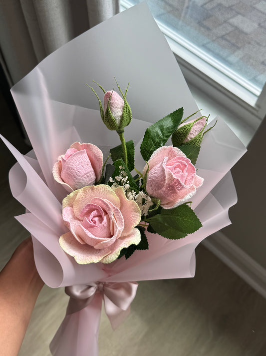 Blush Éternelle – Luxury Crochet Rose Bouquet