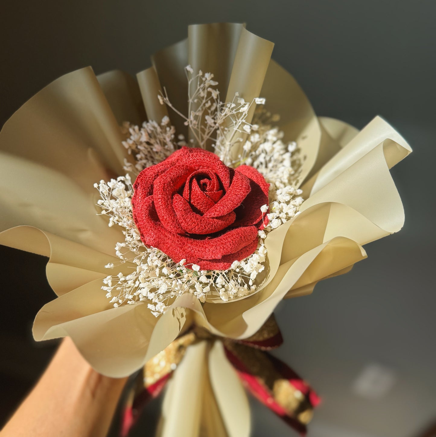 Scarlet Serenity Single Rose