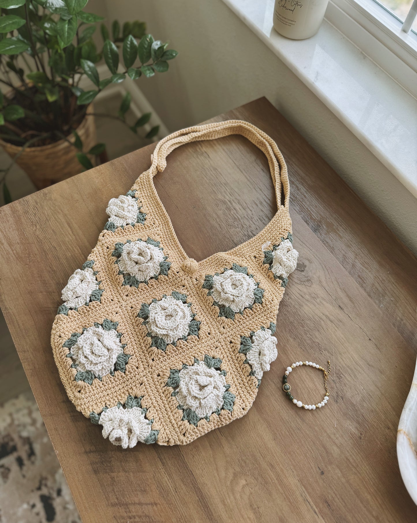 Light Tan Crochet Rose Bag – Handmade 100% Cotton Granny Square Bag with White Rose Detail & Adjustable Strap 🤎🤍🌹