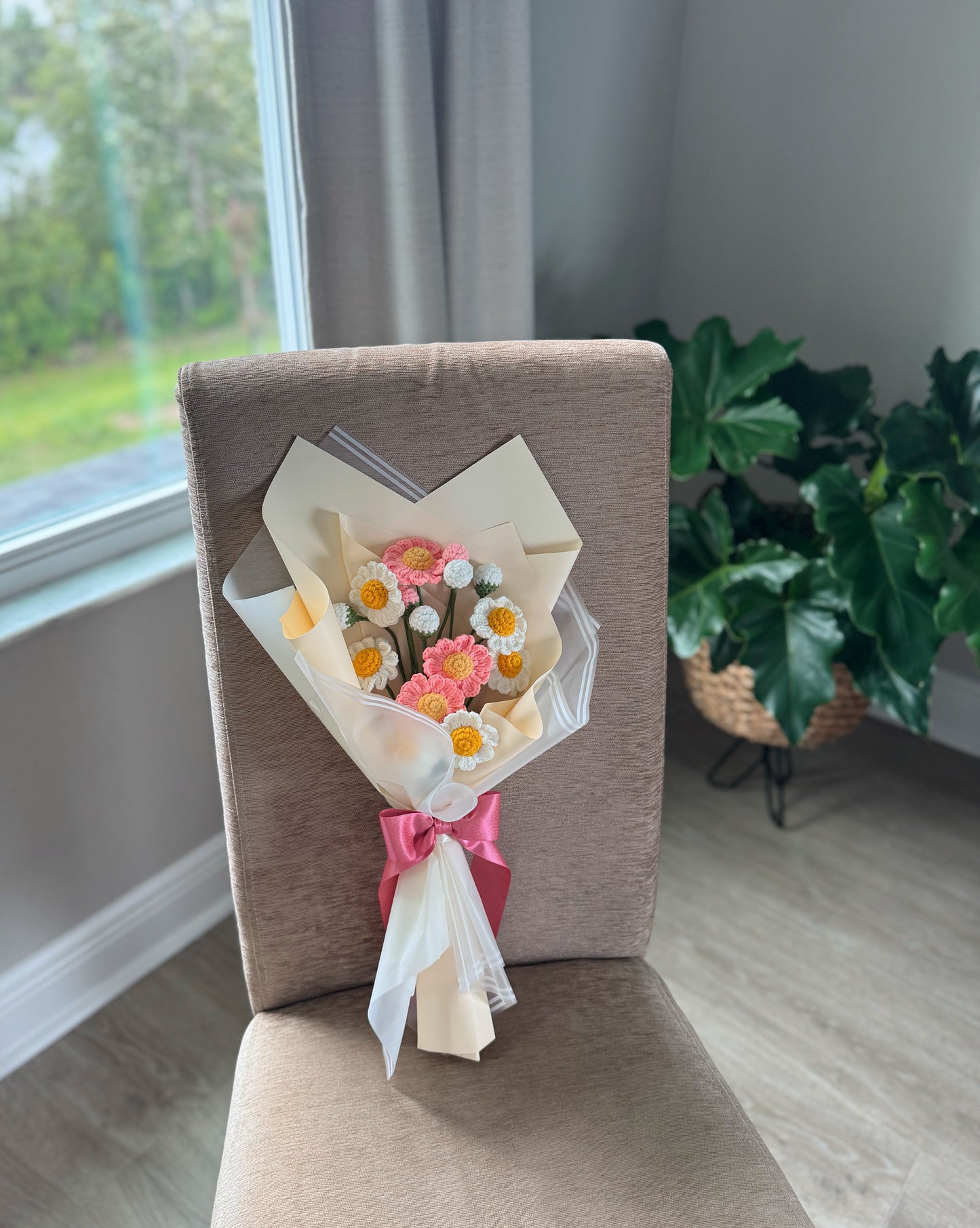 Blush & Ivory Daisy Delight Bouquet