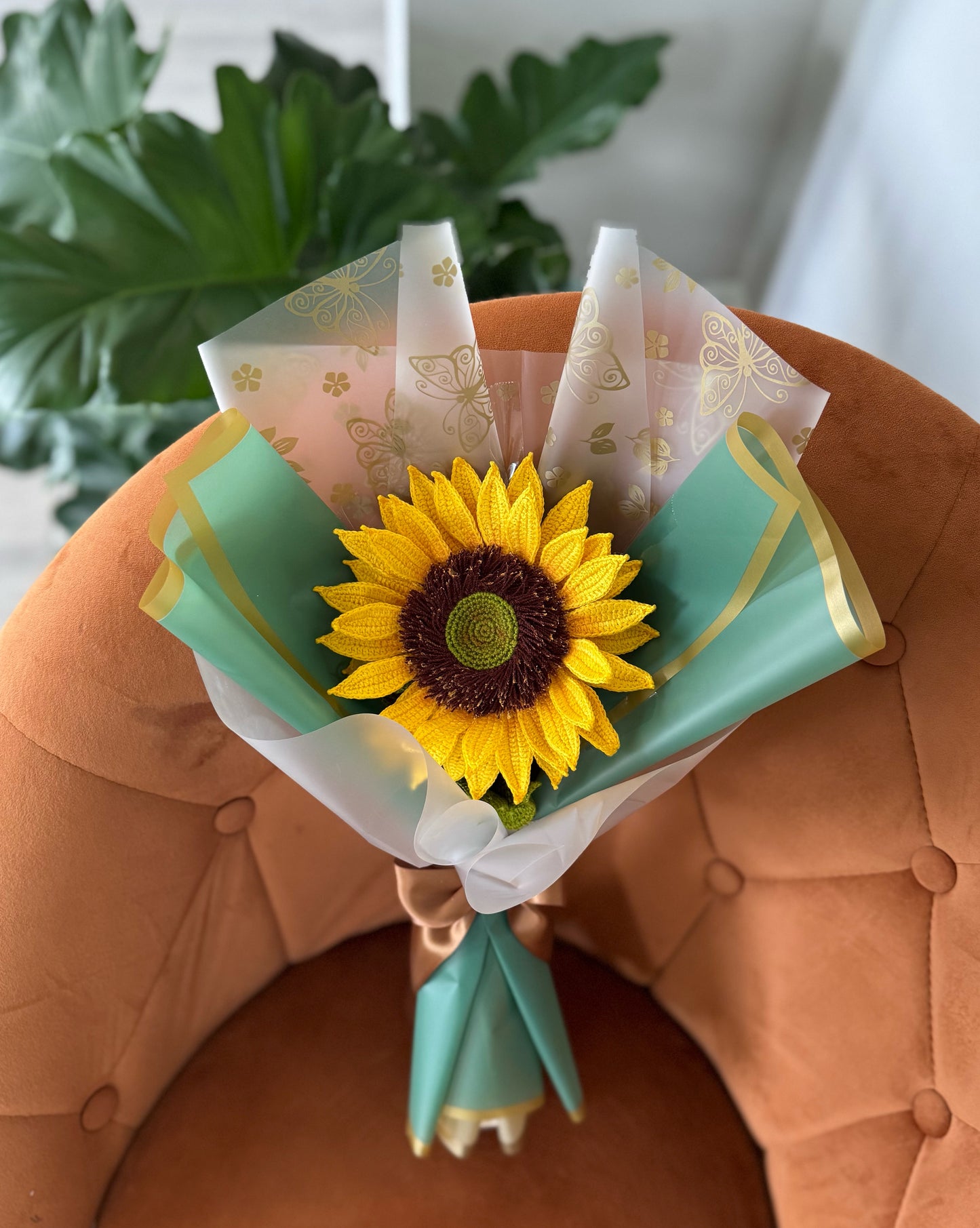 Golden Hour Bloom – Handcrafted Fine Yarn Crochet Sunflower Bouquet