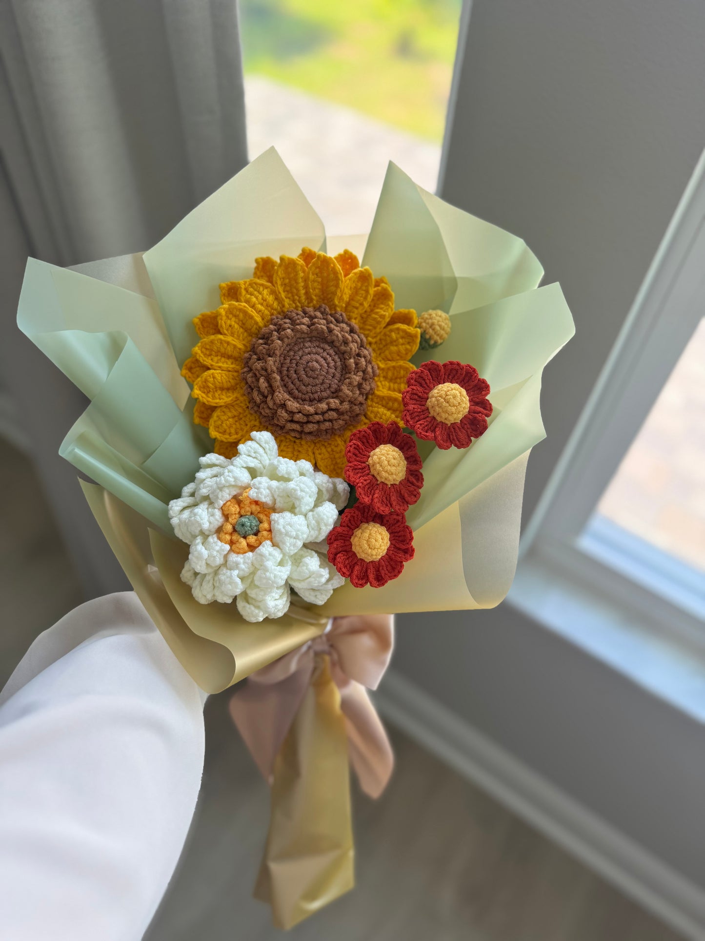 Warm Harvest Crochet Bouquet – Sunflower, Dahlia & Orange Daisy Forever