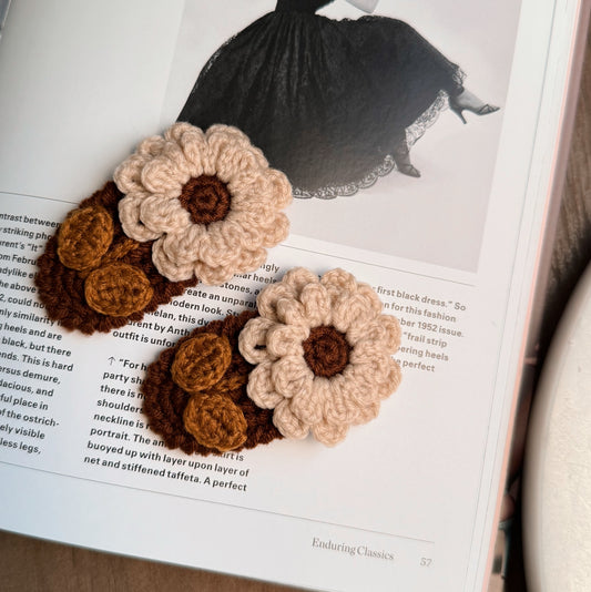 Neutral Daisy Hair Clips