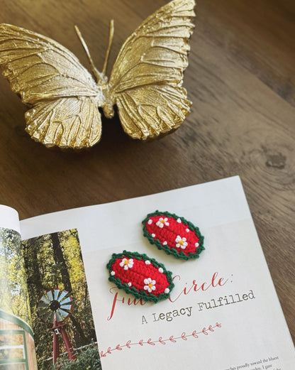 Christmas Daisy Crochet Hair Clips – Set of 2