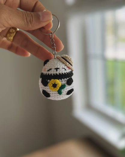 Little Panda Explorer – Handmade Crochet Panda Keychain with Sunflower & Safari Hat 🐼🌻