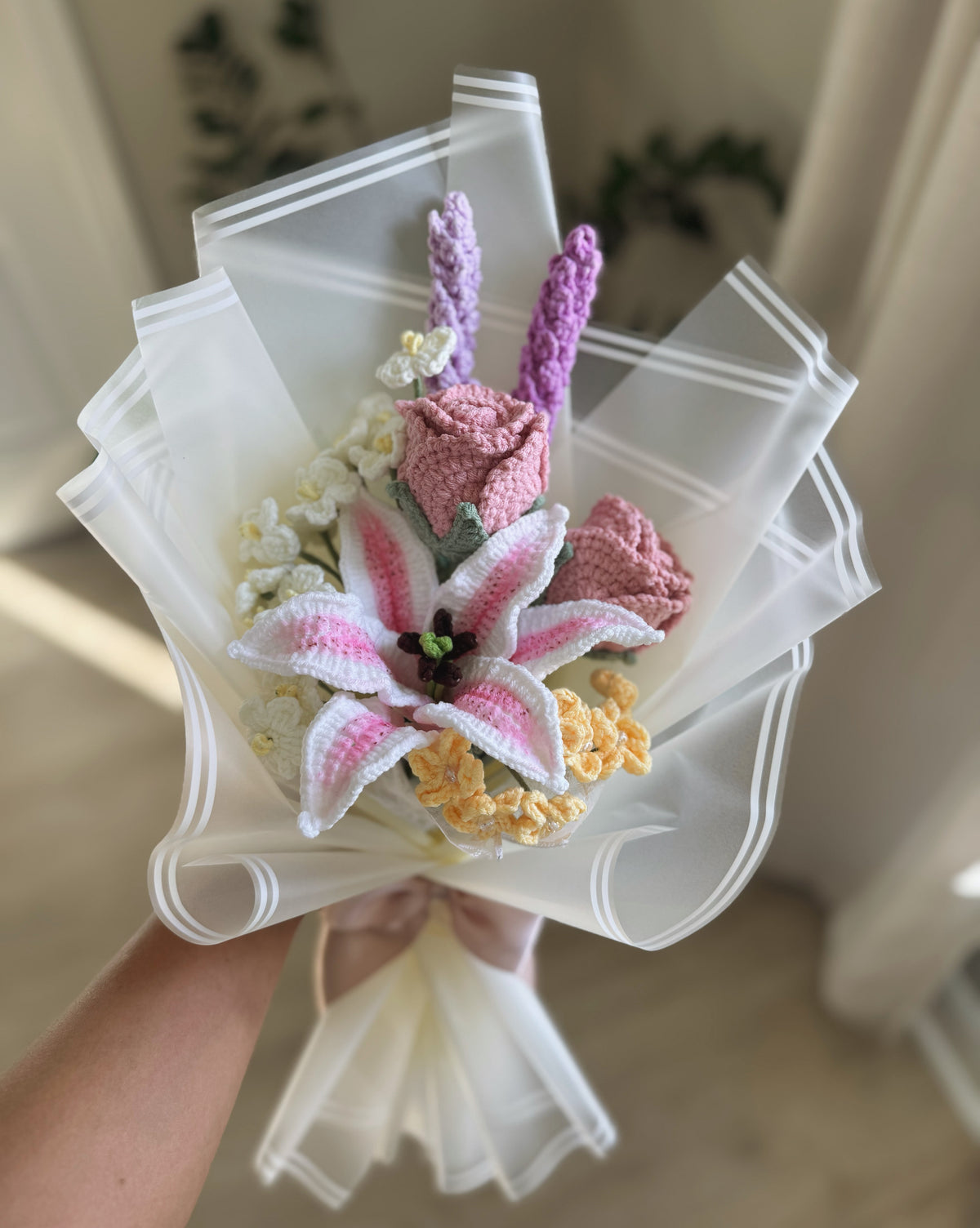 Blush of Starlight – Crochet Stargazer Lily, Dusty Rose & Forget-Me-Not Bouquet 🌸✨